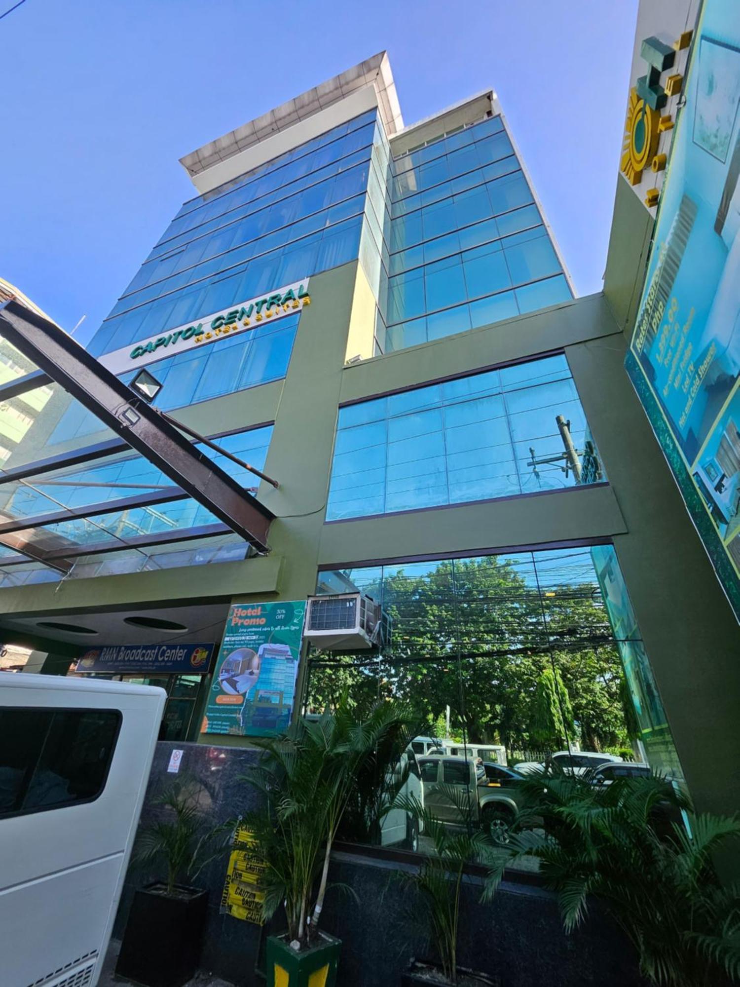 Cebu Capitol Central Hotel & Suites Powered By Cocotel Buitenkant foto